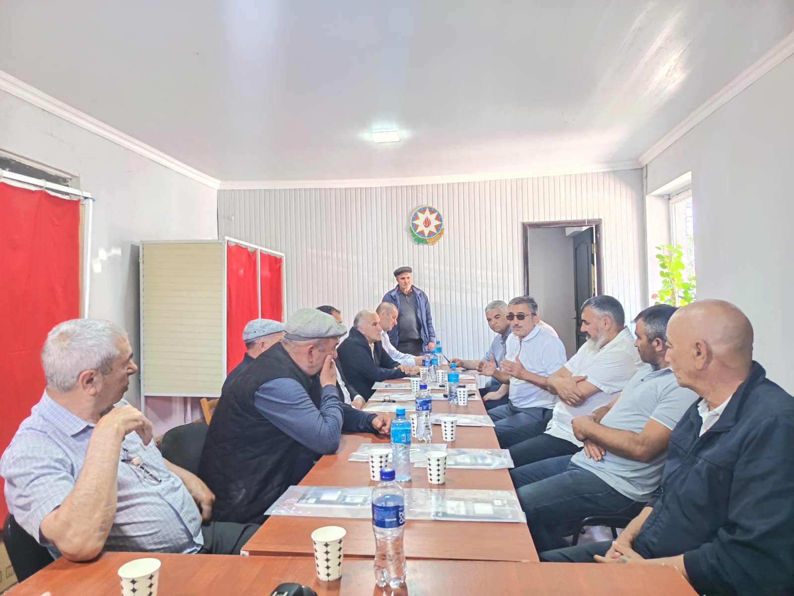 Qobustan və Şamaxıda heyvandarlıq təsərrüfatlarının problemləri müzakirə olunub - FOTOLAR Qobustan və Şamaxıda heyvandarlıq təsərrüfatlarının problemləri müzakirə olunub - FOTOLAR